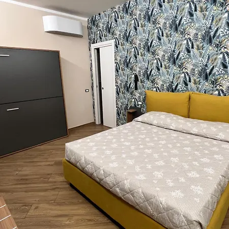 Poseidonrooms 住宿加早餐酒店 卡梅罗塔的码头