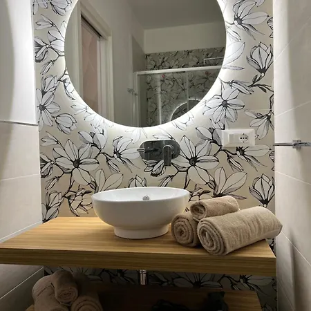 住宿加早餐酒店 Poseidonrooms 卡梅罗塔的码头